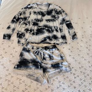 Black and white tie dye lounge set